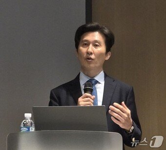 본문 이미지 - 윤정원 AWS 코리아 공공부문 대표가 발표하고 있다. ⓒ News1 김민석 기자
