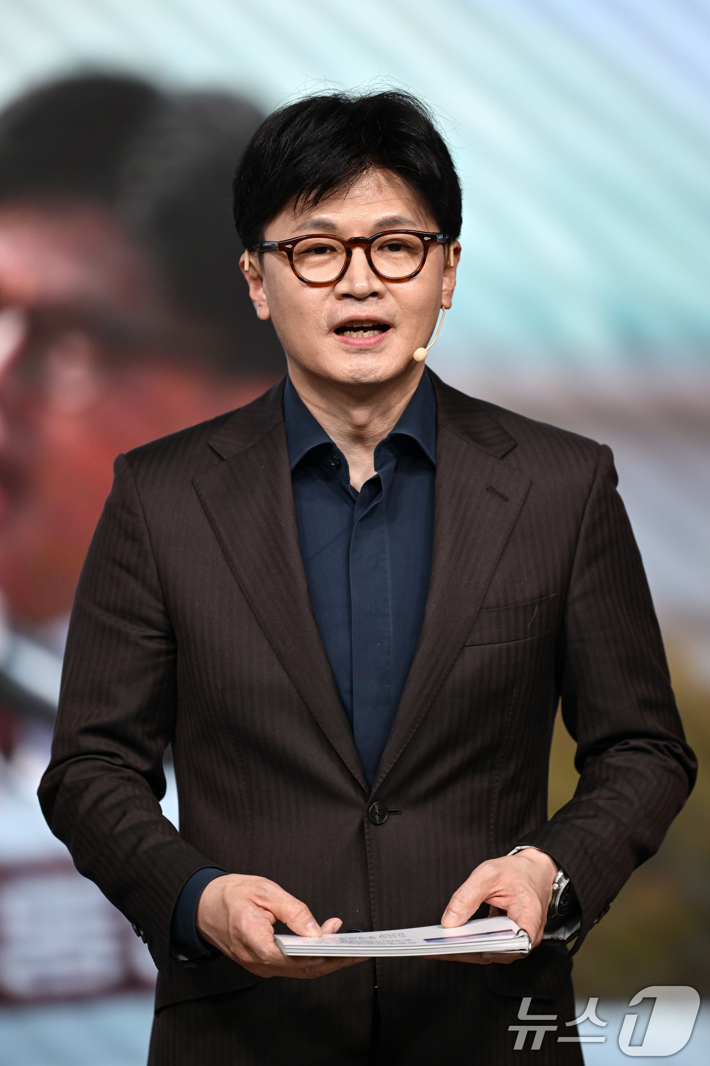 (서울=뉴스1) 이재명 기자 = 한동훈 국민의힘 대선 경선 후보가 18일 오후 서울 강서구 ASSA아트홀에서 열린 국민의힘 '제21대 대통령후보자 1차 경선 비전대회'에서 비전을 …