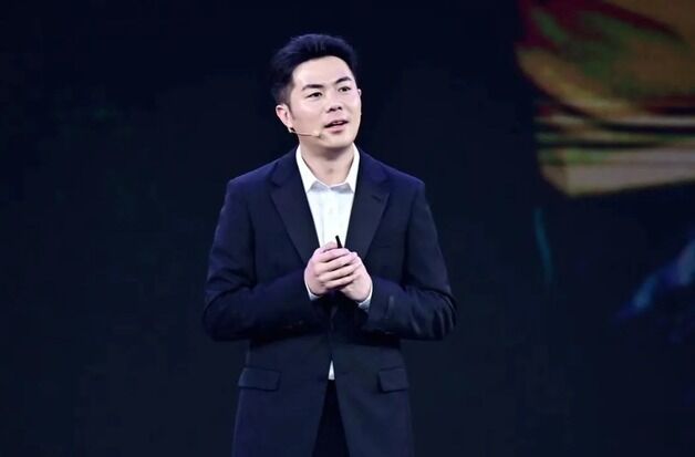 글도 모르던 노숙자 '재산 3조' CEO로…93년생 '밀크티'로 나스닥 폭죽