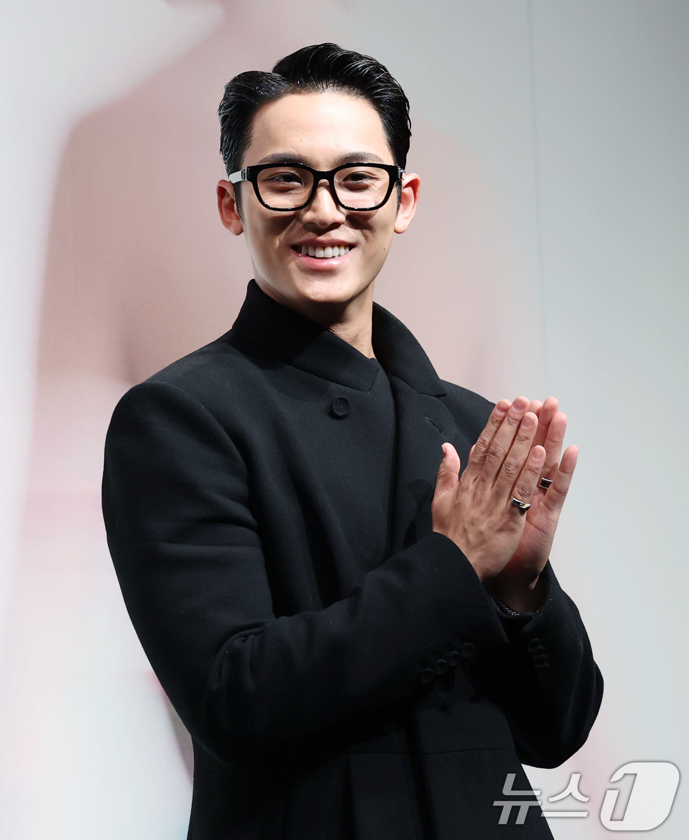 (서울=뉴스1) 권현진 기자 = 세븐틴 민규가 18일 서울 중구 DDP에서 열린 프랑스 브랜드 디올(DIOR)의 ‘크리스챤 디올: 디자이너 오브 드림스(Christian Dior: …