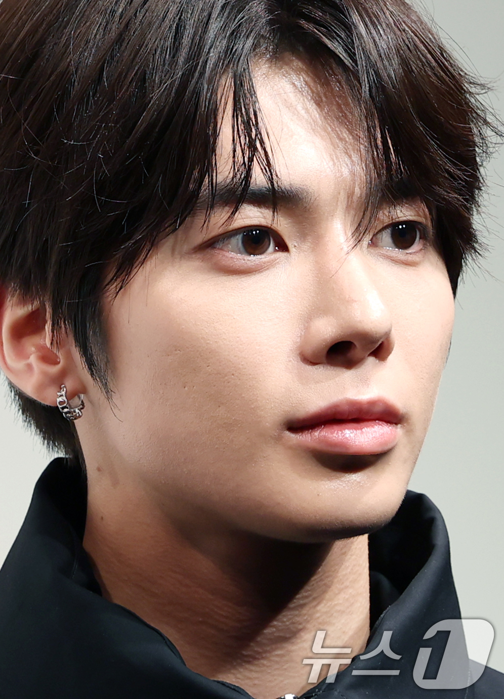 (서울=뉴스1) 권현진 기자 = 투모로우바이투게더 태현이 18일 서울 중구 DDP에서 열린 프랑스 브랜드 디올(DIOR)의 ‘크리스챤 디올: 디자이너 오브 드림스(Christian …
