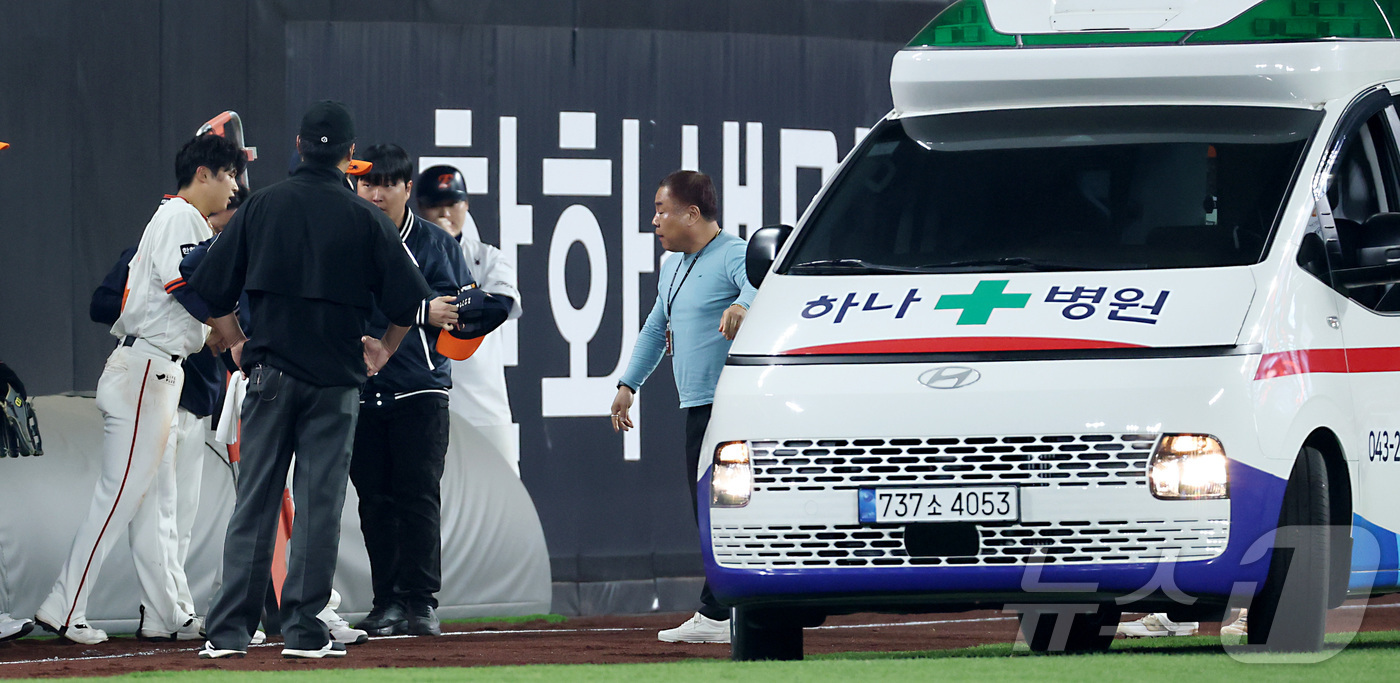 (대전=뉴스1) 김기남 기자 = 18일 대전 한화생명볼파크에서 열린 프로야구 '2025 신한 SOL 뱅크 KBO리그' 한화 이글스와 NC 다이노스 경기에서 한화 좌익수 최인호가 7 …