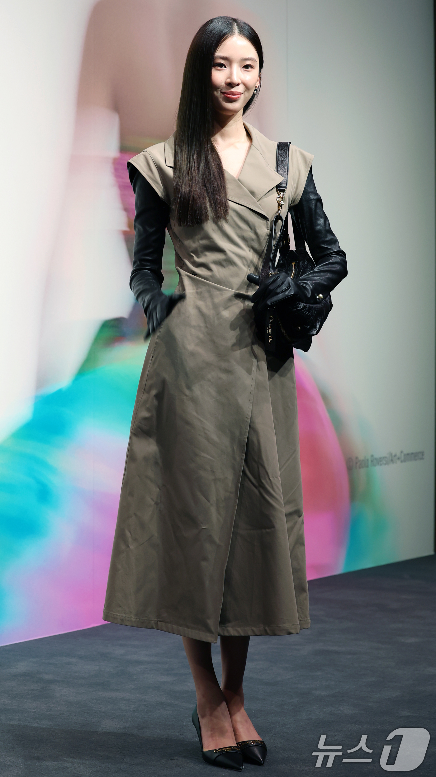 (서울=뉴스1) 권현진 기자 = 모델 아이린이 18일 서울 중구 DDP에서 열린 프랑스 브랜드 디올(DIOR)의 ‘크리스챤 디올: 디자이너 오브 드림스(Christian Dior: …