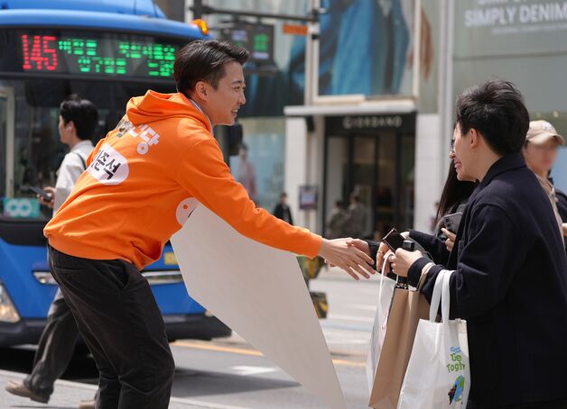 이준석, '고령층 버스 무료' 김문수에 "그러니 보수 그 모양 그 꼴"