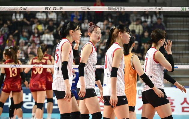 '영스타' 나선 한국 여자배구, 태국 올스타와 1차전 1-3 패배