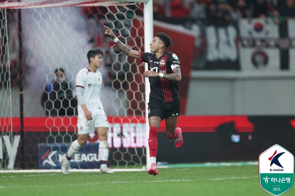 본문 이미지 - 만회골을 넣은 린가드(한국프로축구연맹 제공)