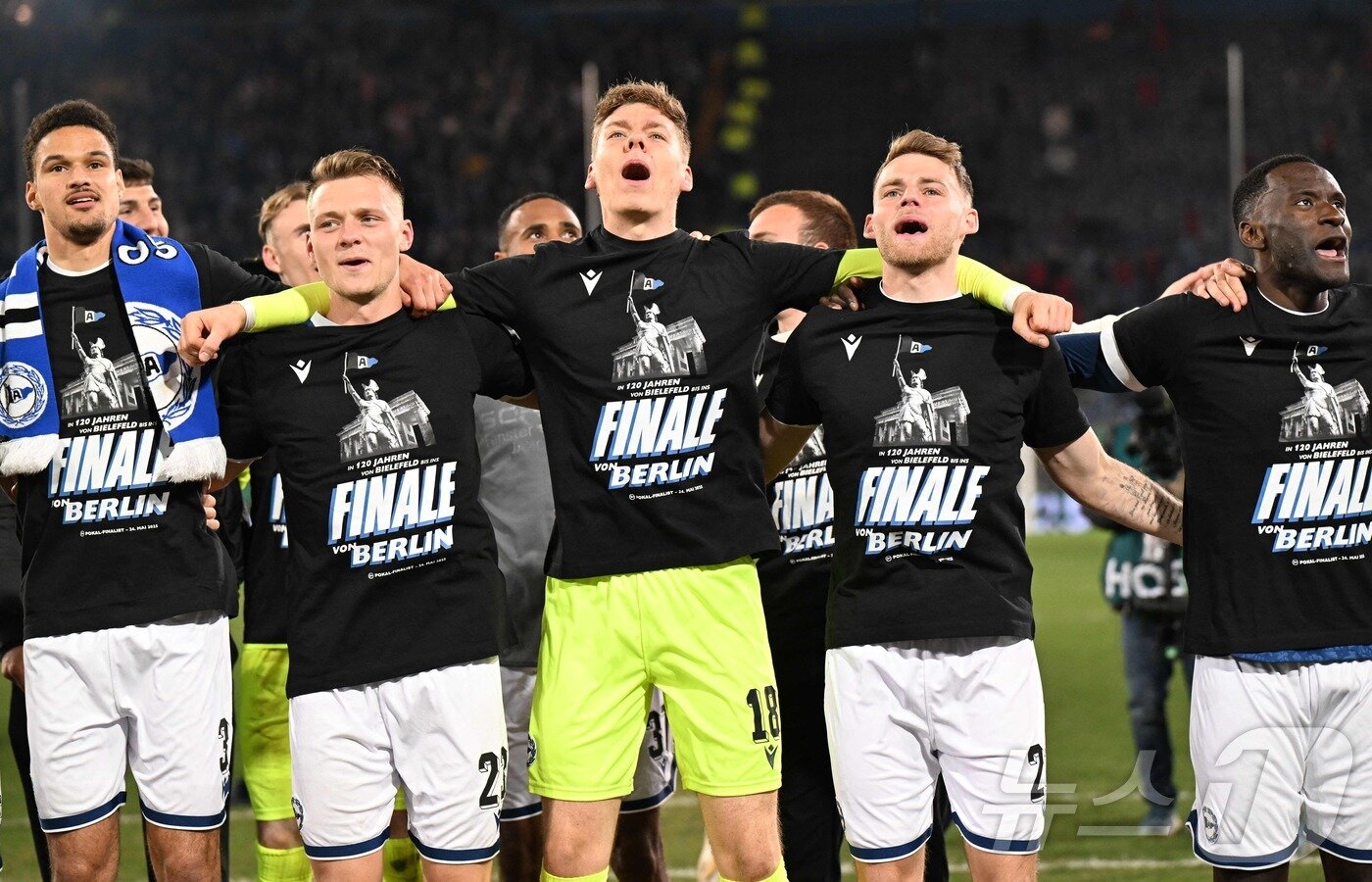 본문 이미지 - 구단 역사상 처음으로 독일축구협회&#40;DFB&#41; 포칼 결승에 오른 빌레펠트. ⓒ AFP=뉴스1