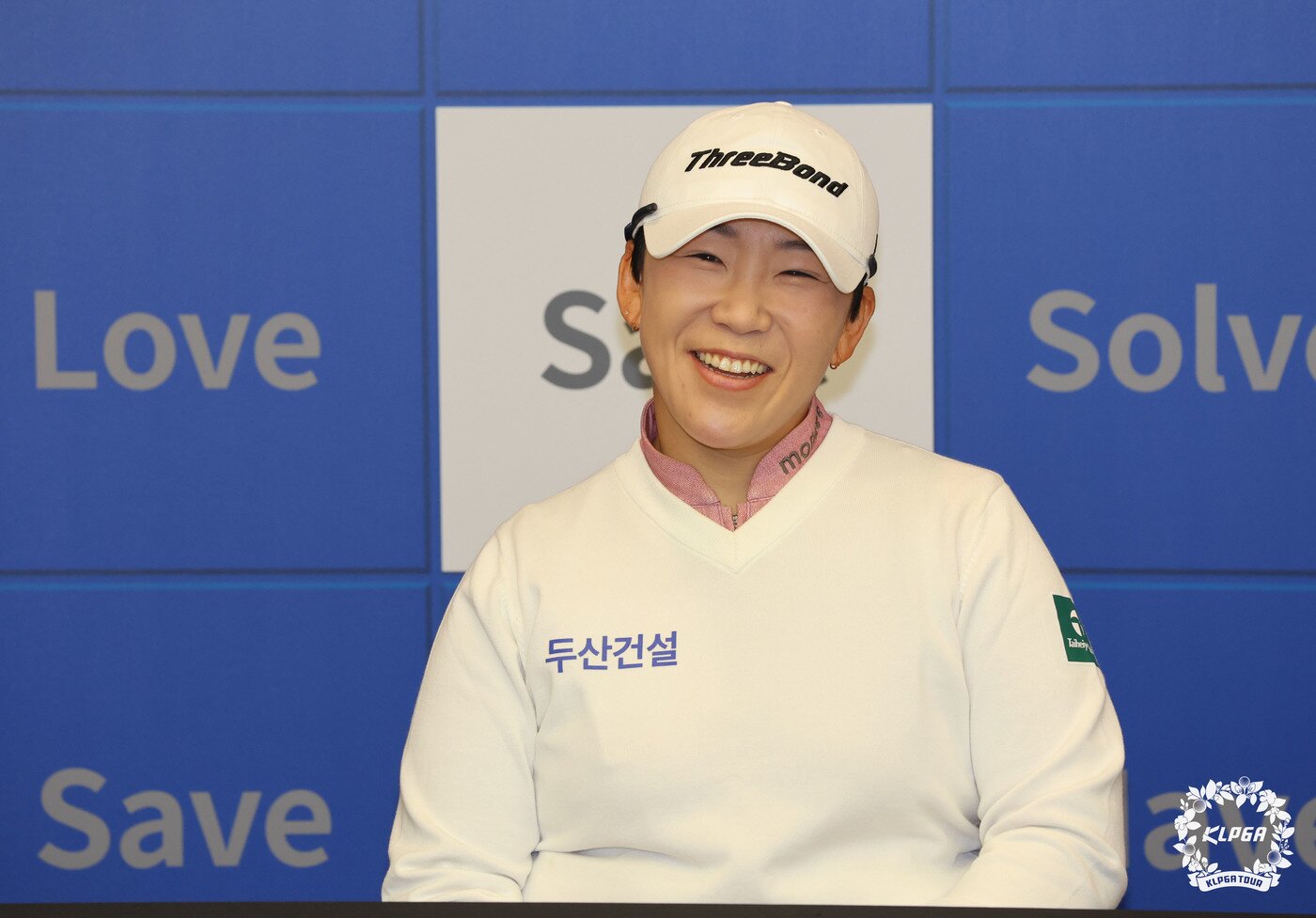 본문 이미지 - 신지애가 2일 부산 동래베네스트CC에서 열린 '두산건설 We've 챔피언십' 공식 기자회견에서 발언하고 있다. (KLPGA 제공. 재판매 및 DB 금지) 2025.4.2 ⓒ 뉴스1