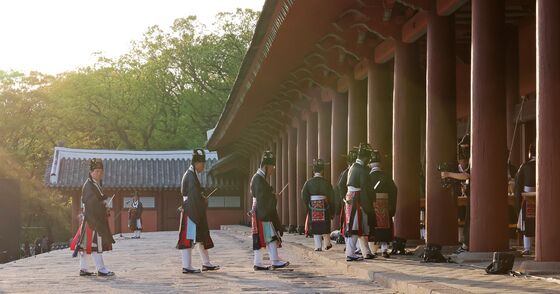 조선왕조 신주, 5년만 돌아왔다…위용 드러낸 국보 '종묘 정전'