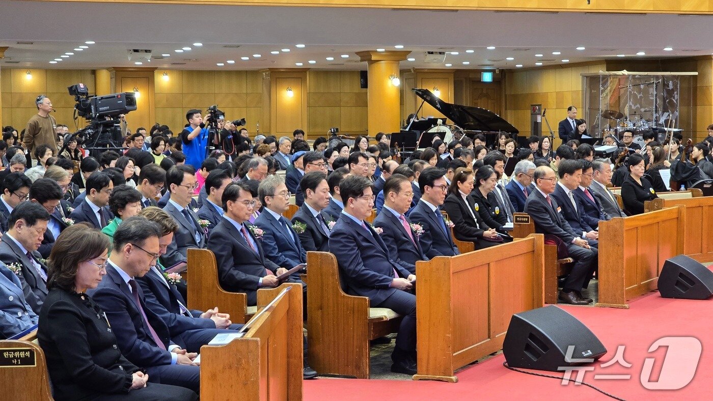 본문 이미지 - 한국교회총연합이 '2025 한국교회 부활절 연합예배'를 20일 서울 광림교회에서 개최했다. (제공=한국교회부활절연합예배준비위원회)