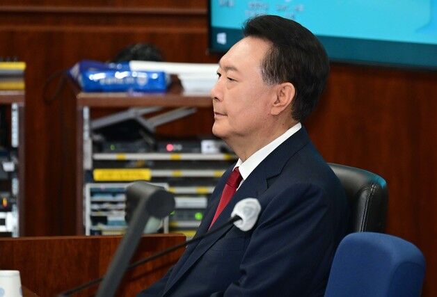 비상계엄 선포 한 달 전, 尹 만찬서 계엄군 투입 장소 언급돼(종합)