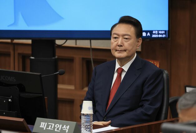尹 파면 후 첫 포토라인 서나…3차 내란재판 지상 출석[주목, 이주의재판]