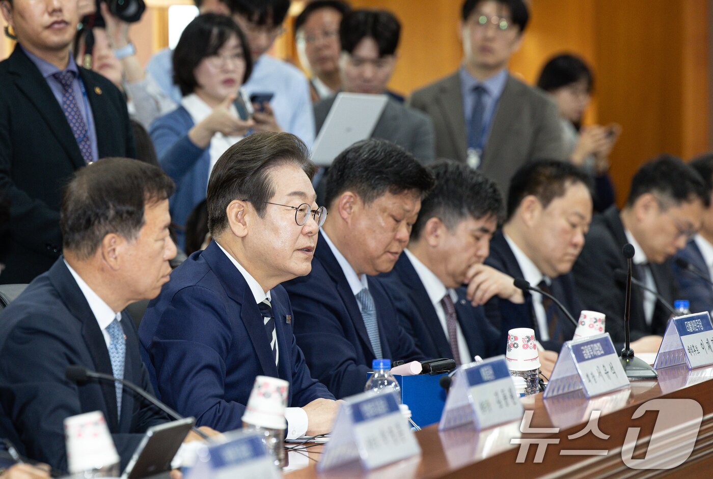본문 이미지 - 이재명 더불어민주당 경선 후보가 21일 오전 서울 여의도 금융투자협회에서 열린 자본시장 활성화를 위한 정책간담회에서 발언을 하고 있다. 2025.4.21/뉴스1 ⓒ News1 이재명 기자