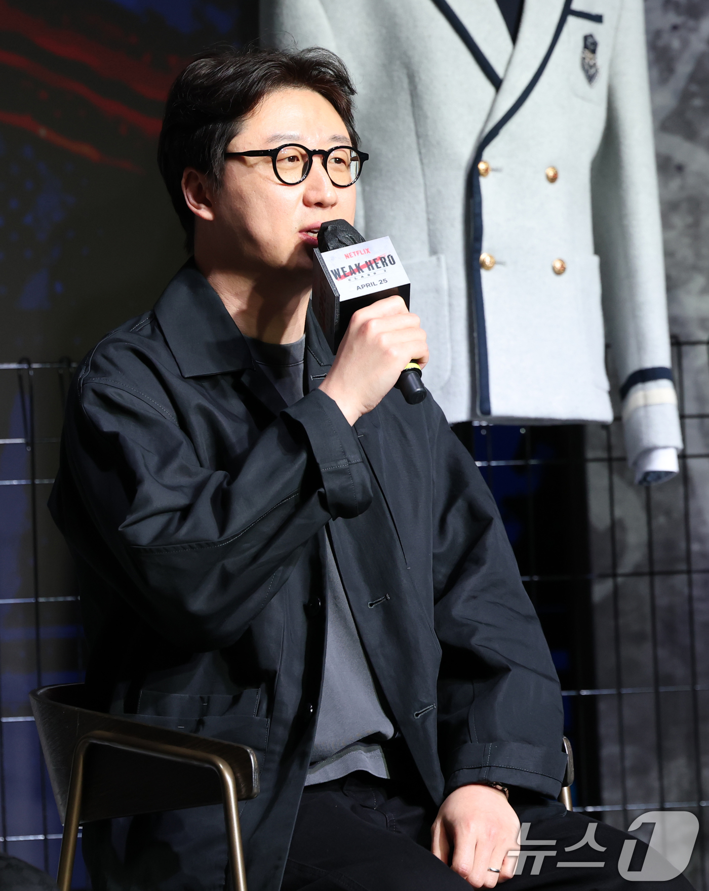 (서울=뉴스1) 권현진 기자 = 유수민 감독이 21일 서울 마포구 호텔 나루 엠갤러리에서 진행된 넷플릭스 시리즈 '약한영웅 Class 2' 제작발표회에 참석해 인사말을 하고 있다. …