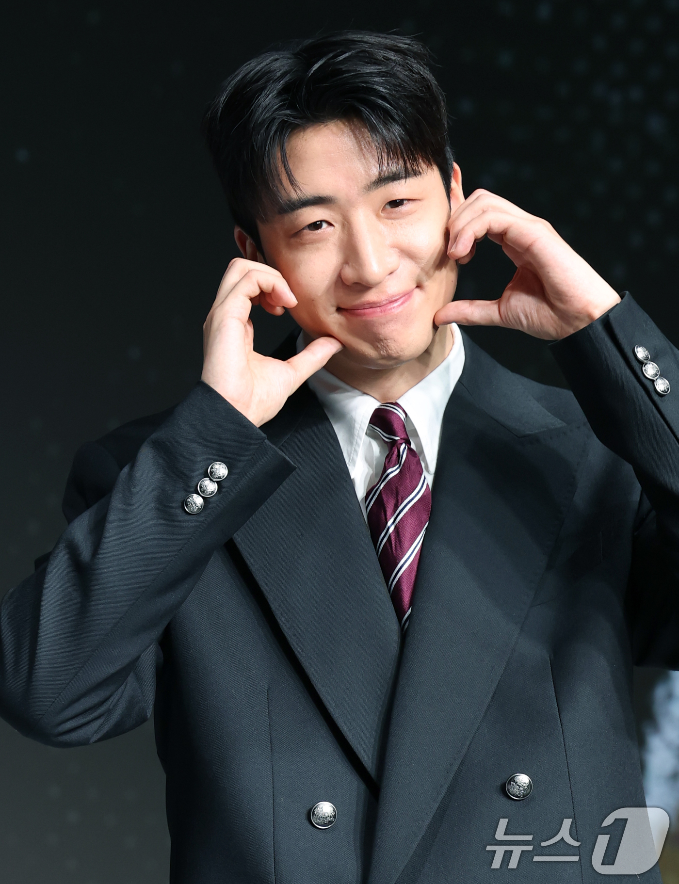 (서울=뉴스1) 권현진 기자 = 배우 유수빈이 21일 서울 마포구 호텔 나루 엠갤러리에서 진행된 넷플릭스 시리즈 '약한영웅 Class 2' 제작발표회에 참석해 포즈를 취하고 있다. …