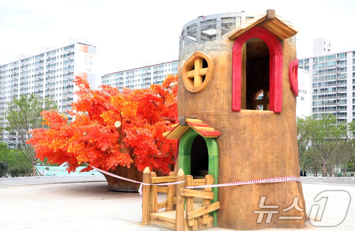 본문 이미지 - 21일 광주 서구 중앙근린공원&#40;1지구&#41;에 설치된 어린이용 놀이기구. 2025.4.21/뉴스1 ⓒ News1 이수민 기자