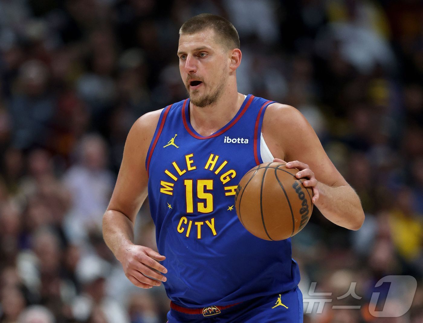 본문 이미지 - 니콜라 요키치는 개인 통산 네 번째 NBA 정규리그 MVP 수상에 도전한다. ⓒ AFP=뉴스1