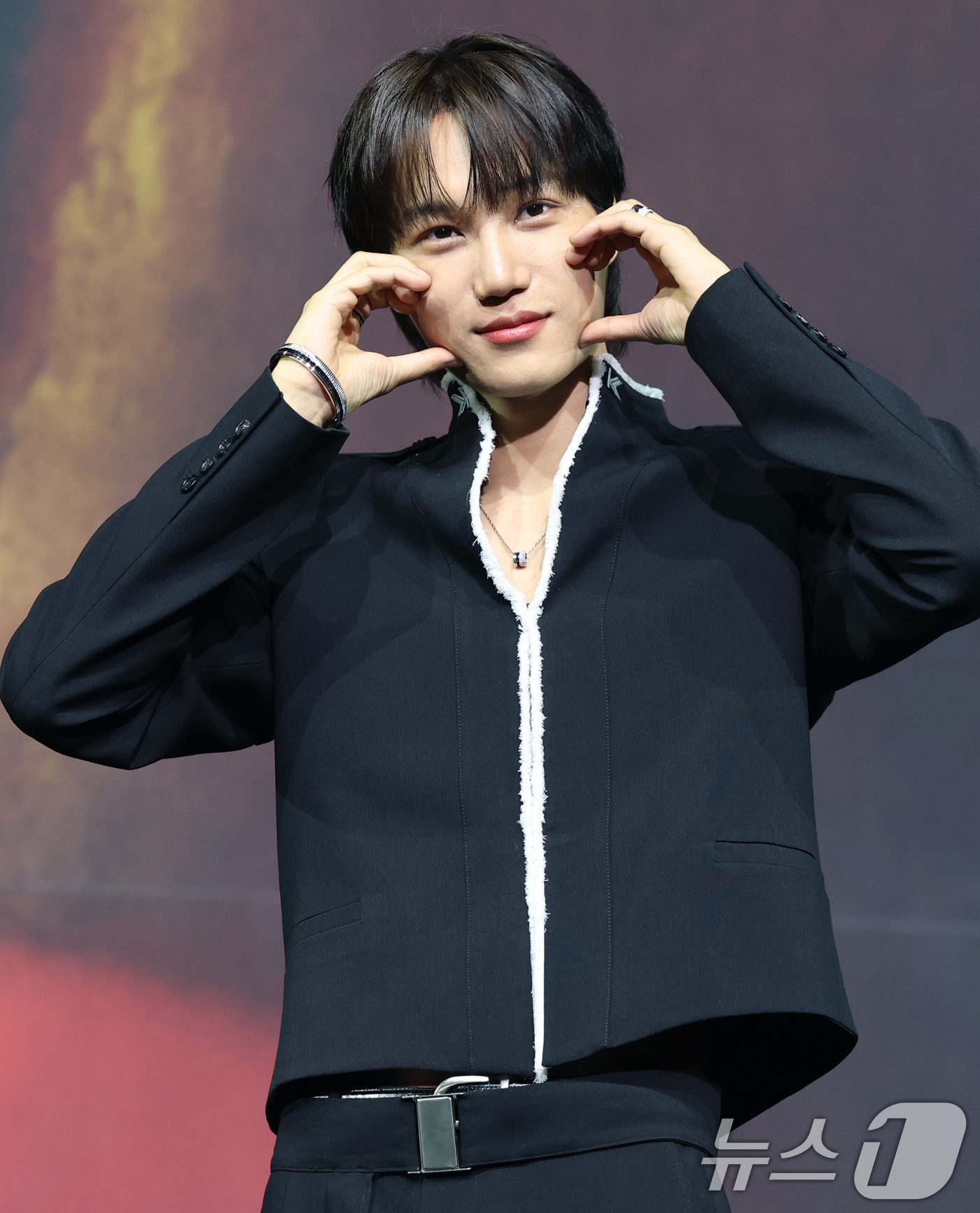 (서울=뉴스1) 권현진 기자 = 엑소 카이가 21일 서울 광장동 예스24 라이브홀에서 가진 네 번째 미니앨범 '웨이트 온 미(Wait On Me)' 발매 쇼케이스에 참석해 포즈를 …