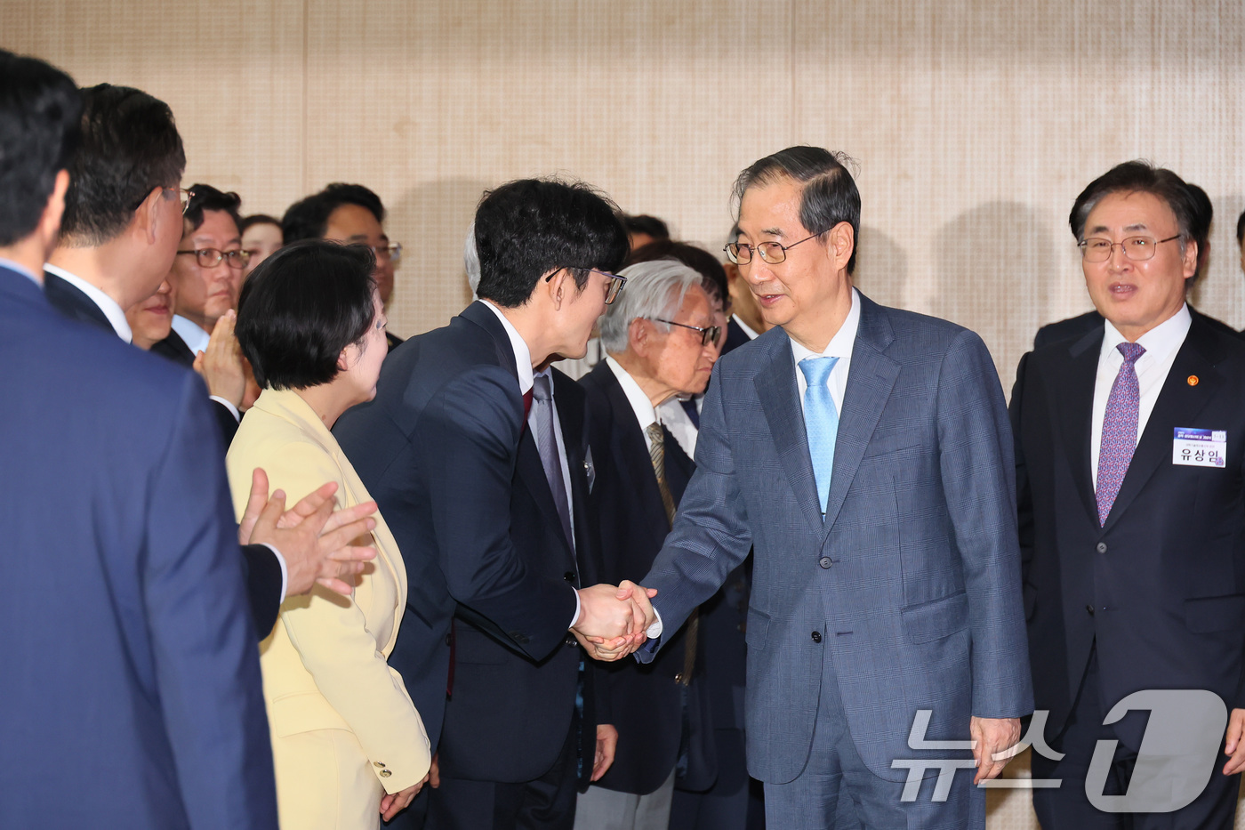(서울=뉴스1) 임세영 기자 = 한덕수 대통령 권한대행 국무총리가 21일 서울 한국과학기술회관에서 열린 2025년 과학·정보통신의 날 기념식에 참석하고 있다. (총리실 제공, 재판 …