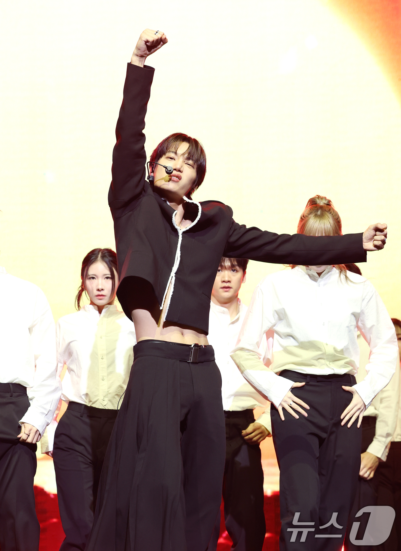 (서울=뉴스1) 권현진 기자 = 엑소 카이가 21일 서울 광장동 예스24 라이브홀에서 가진 네 번째 미니앨범 '웨이트 온 미(Wait On Me)' 발매 쇼케이스에 참석해 타이틀 …