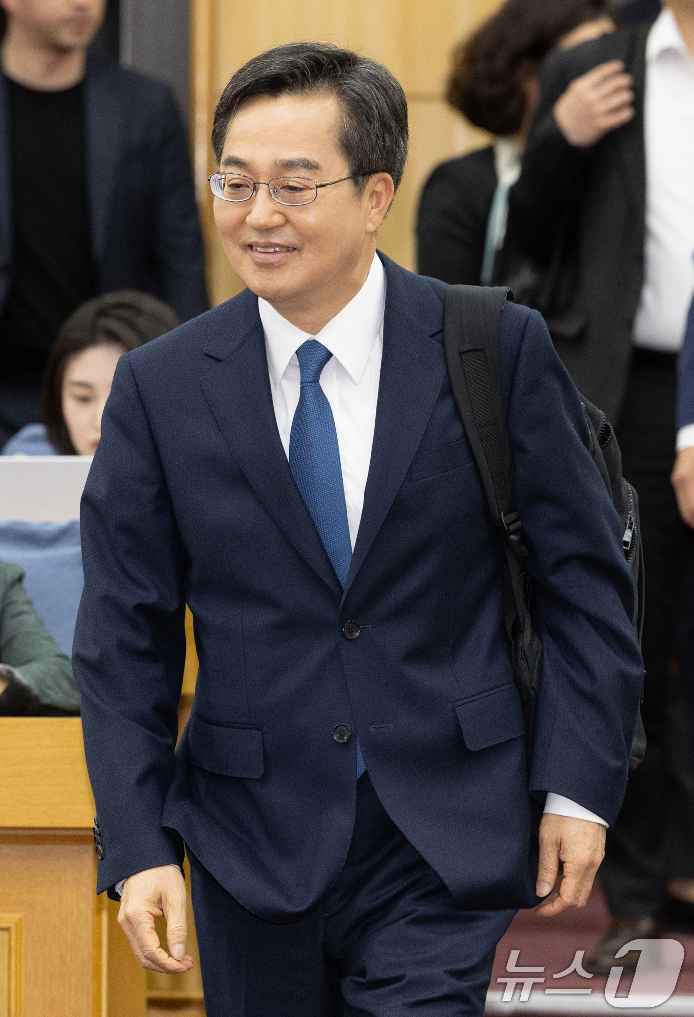 (서울=뉴스1) 이재명 기자 = 김동연 더불어민주당 경선 후보가 21일 오후 서울 여의도 국회 의원회관에서 열린 '모두의 성평등·다시 만난 세계' 여성간담회에 참석하고 있다. 20 …