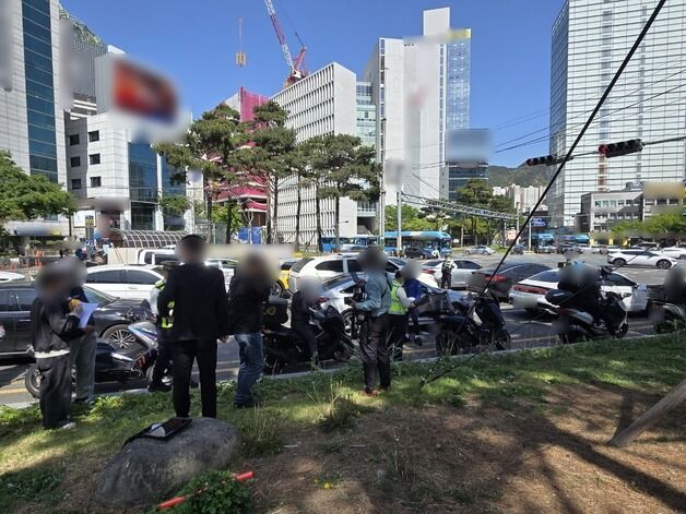 부산경찰, 서면교차로서 이륜차 광역단속…103건 적발