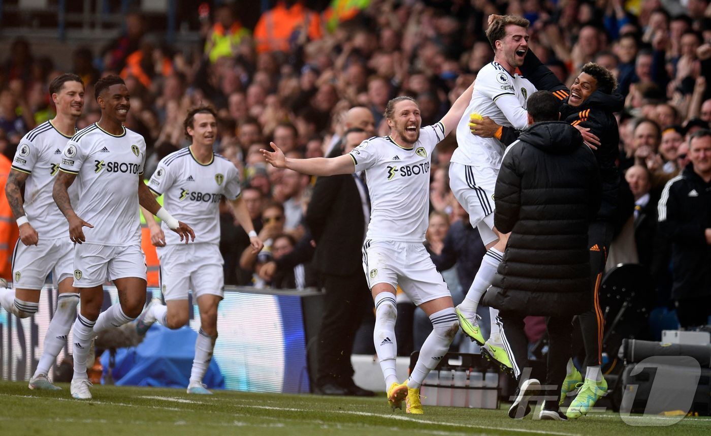 본문 이미지 - 리즈 유나이티드 선수들 ⓒ AFP=뉴스1