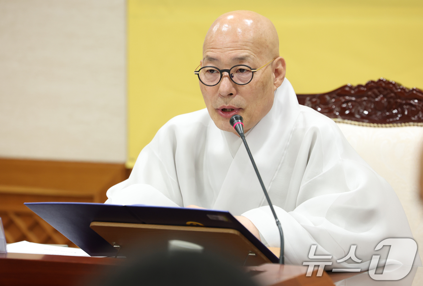 (서울=뉴스1) 권현진 기자 = 조계종 총무원장 진우스님이 22일 서울 종로구 한국불교역사문화기념관에서 '부처님오신날' 기자간담회를 하고 있다. 2025.4.22/뉴스1