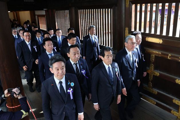 日부흥상 "춘계예대제 야스쿠니 참배 안해"…방위상은 언급 없어