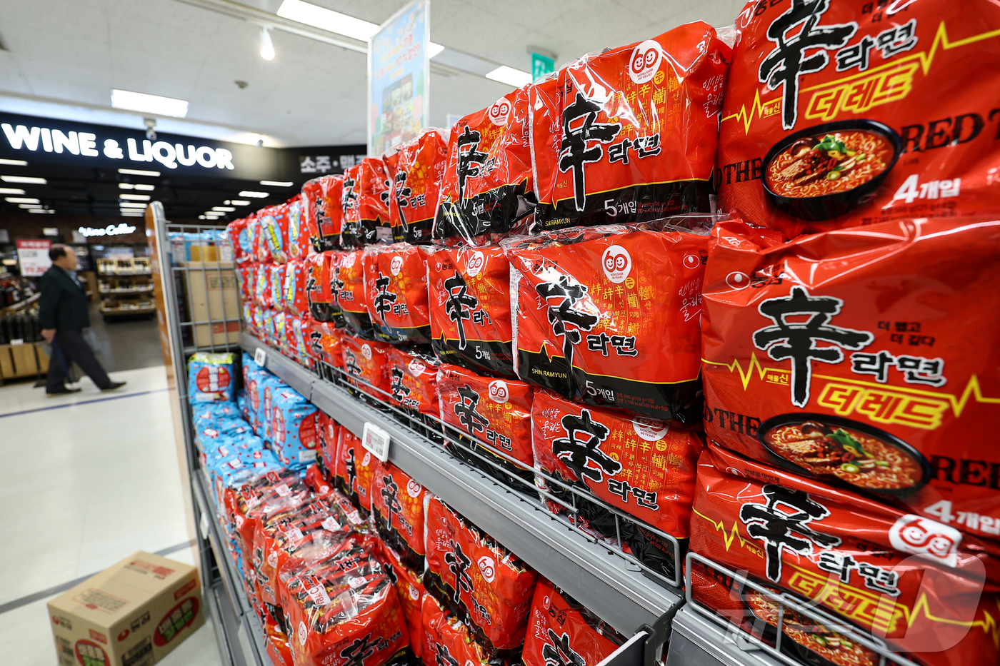 (서울=뉴스1) 김도우 기자 = 식품업계의 1분기 실적이 지난해부터 이어온 원재료 가격 인상과 환율 변동으로 인해 어두울 것이라는 분석이 나온다.식품업체들은 라면 원재료 팜유와 초 …