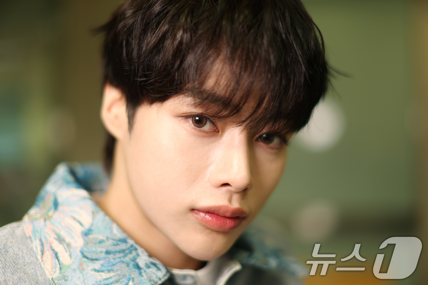 (서울=뉴스1) 권현진 기자 = K팝 최초의 베트남 국적의 남자 아이돌 그룹 템페스트의 한빈(27)이 서울 종로구 뉴스1 사옥에서 열린 '물 건너온 아이돌' 인터뷰에 앞서 포즈를 …