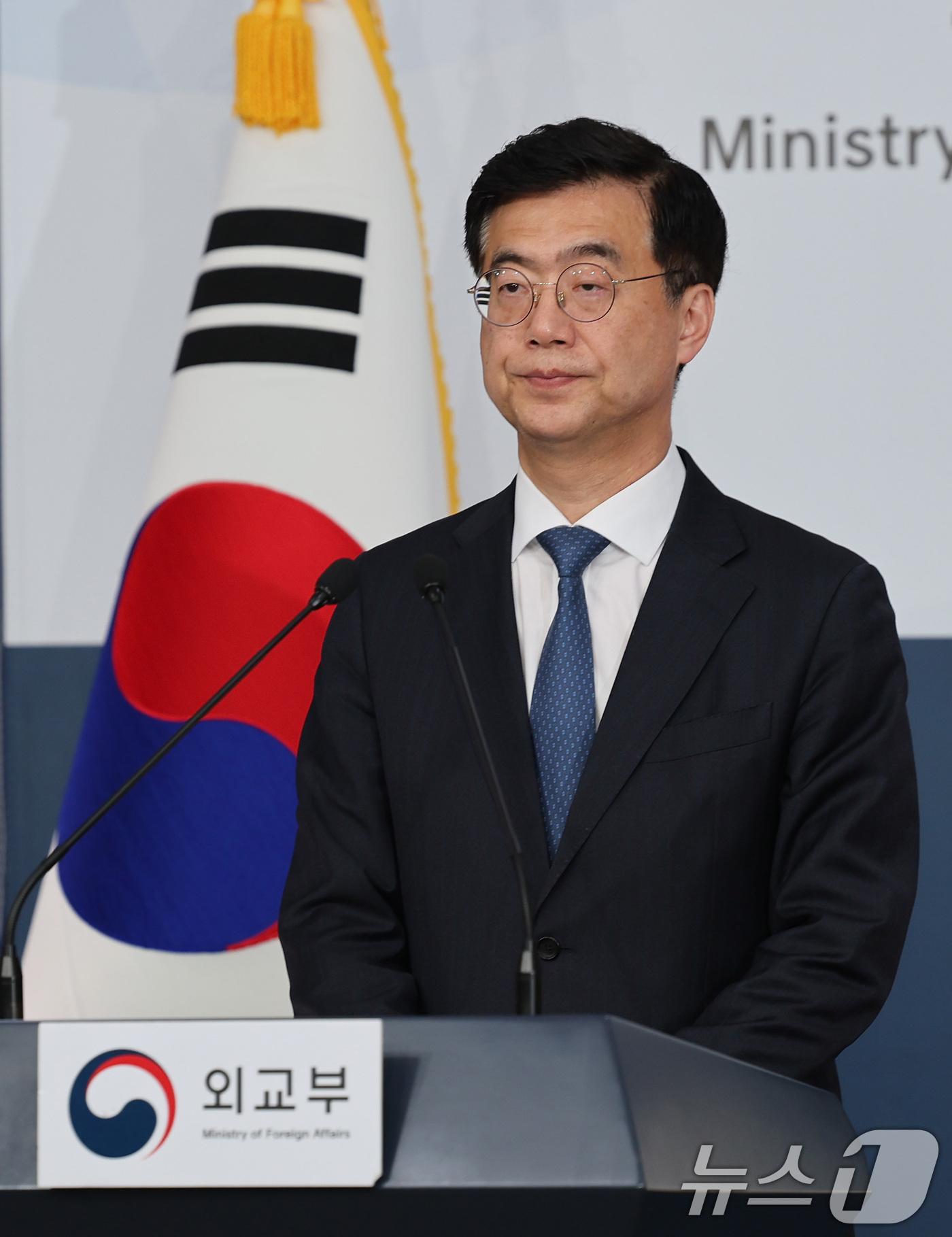 (서울=뉴스1) 임세영 기자 = 이재웅 외교부 대변인이 22일 서울 종로구 외교부 청사에서 정례브리핑을 하고 있다. 2025.4.22/뉴스1