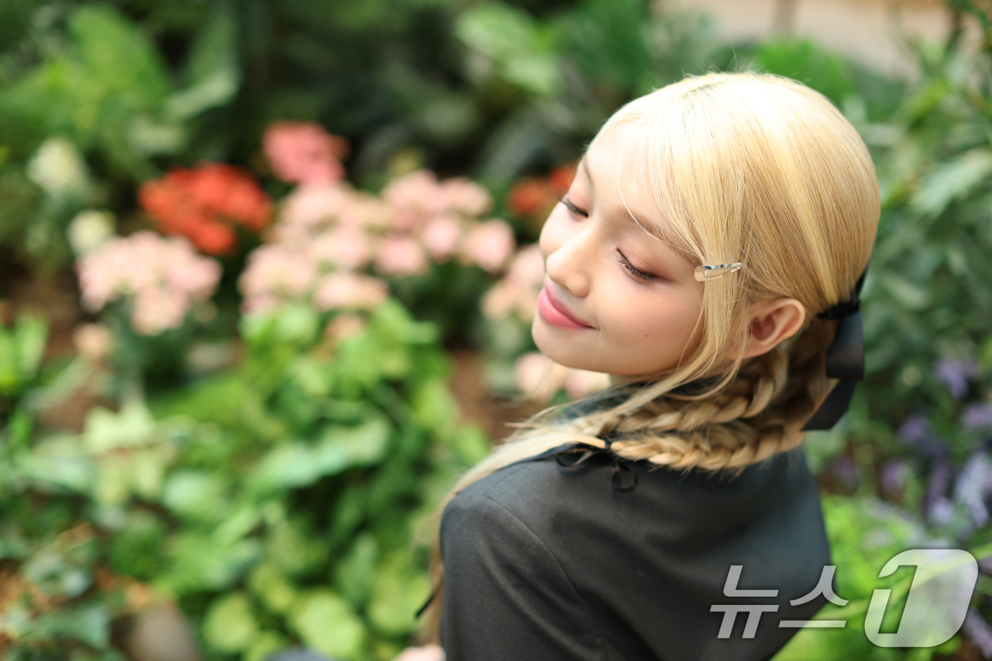 (서울=뉴스1) 권현진 기자 = 그룹 유니스의 젤리당카가 서울 종로구 뉴스1 사옥에서 열린 '물 건너온 아이돌' 인터뷰에 앞서 포즈를 취하고 있다.젤리당카는 지난 2023년 11월 …