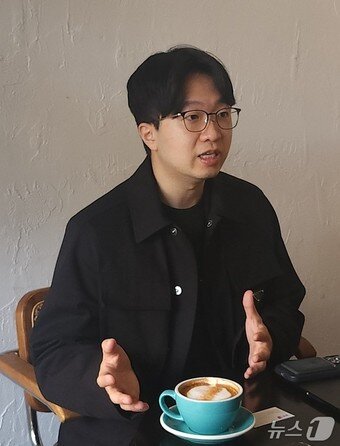 본문 이미지 - 모리타 준 퍼플렉시티 아시아 대표가 뉴스1과 인터뷰하고 있다.(퍼플렉시티 제공)
