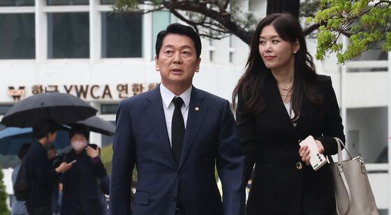 안철수 국힘 대선 경선 후보, 교황 추모 위해