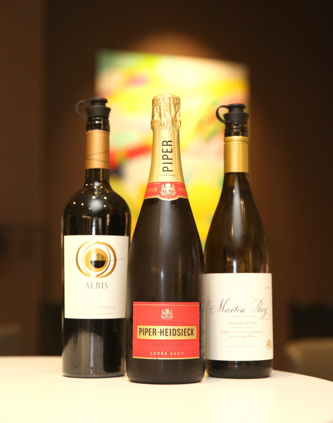 본문 이미지 - 시음 와인 3종&#40;왼쪽부터&#41;알비스, 파이퍼하이직뀌베브뤼, 마틴레이소노마코스타샤르도네.&#40;아영FBC 제공&#41;