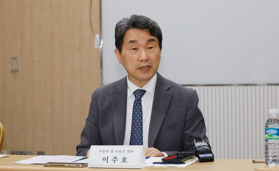 의대 정원 동결과 유급 압박에…"수업 복귀 자유롭게 선택해야" 고개