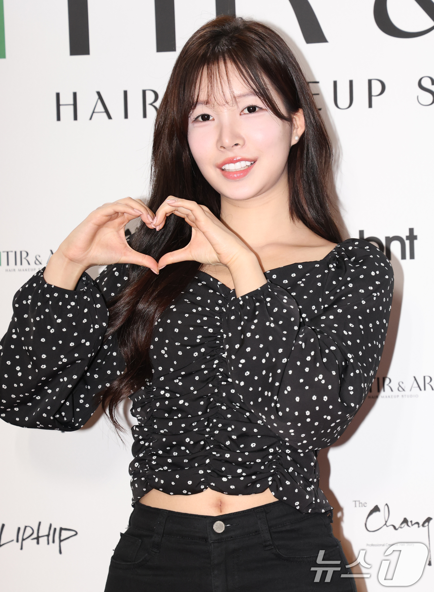 (서울=뉴스1) 권현진 기자 = 미스코리아 광주(미) 윤소예가 22일 서울 강남구 한 카페에서 열린 ‘아티르 & 아르즈’ 오프닝 행사에 참석해 포즈를 취하고 있다. 2025.4.2 …