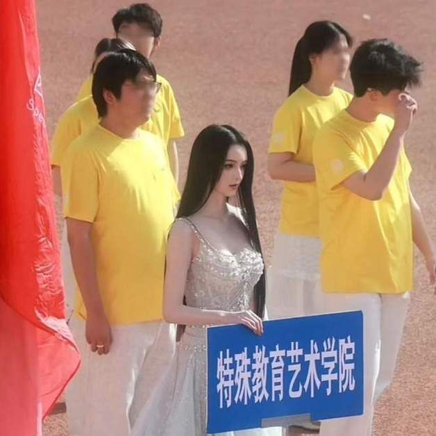 "대체 얼마나 완벽하길래"…'로봇 아니냐' 난리난 中 여대생