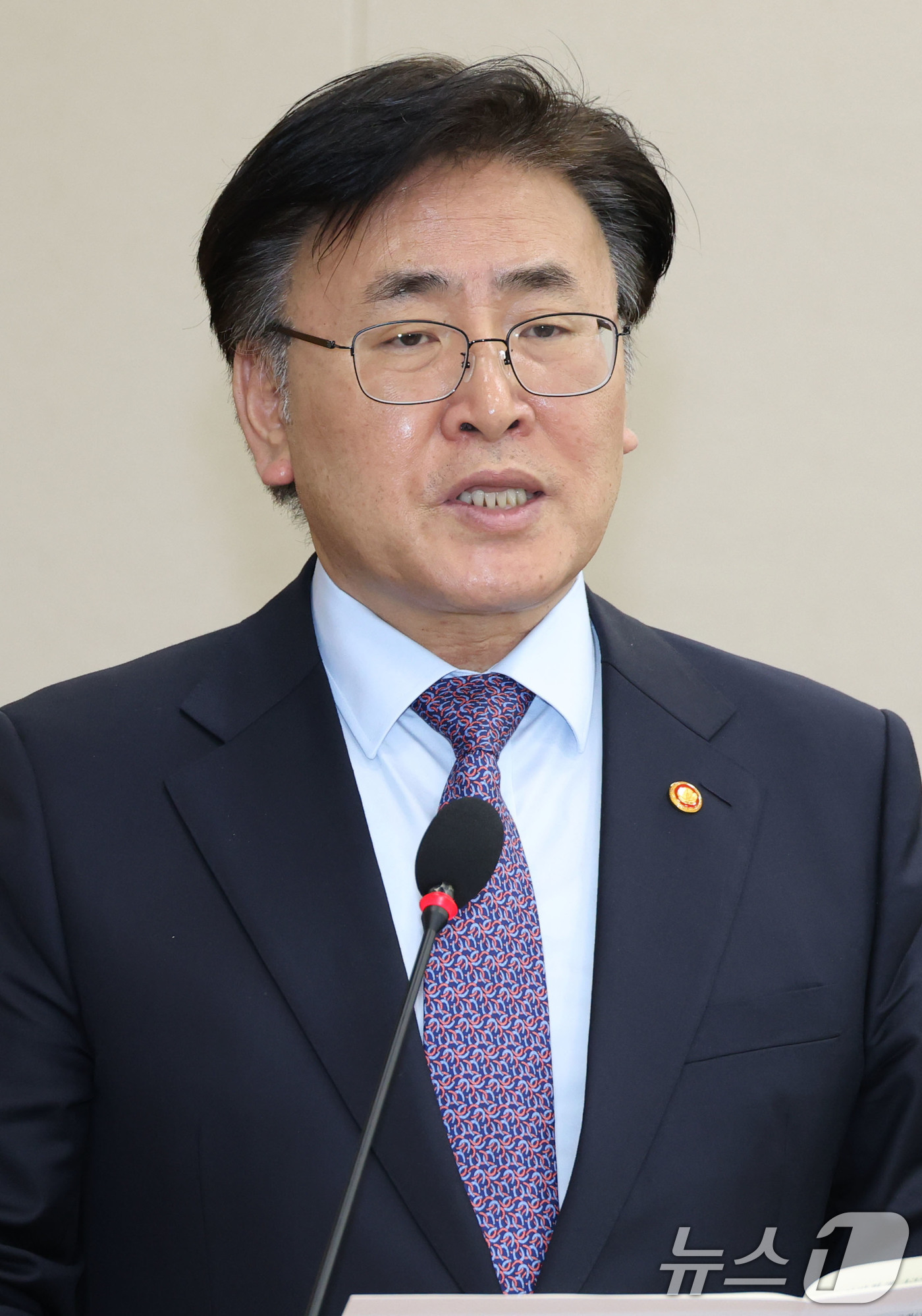 (서울=뉴스1) 이광호 기자 = 유상임 과학기술정보통신부장관이 23일 오전 서울 여의도 국회에서 열린 과학기술정보방송통신위원회 전체회의에 출석해 추가경정예산안 및 기금운용계획변경안 …