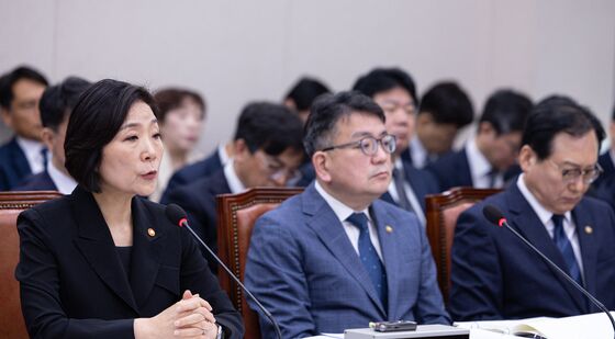 오영주 장관 '추경안 질의에 답변'