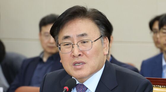 질의 답하는 유상임 장관