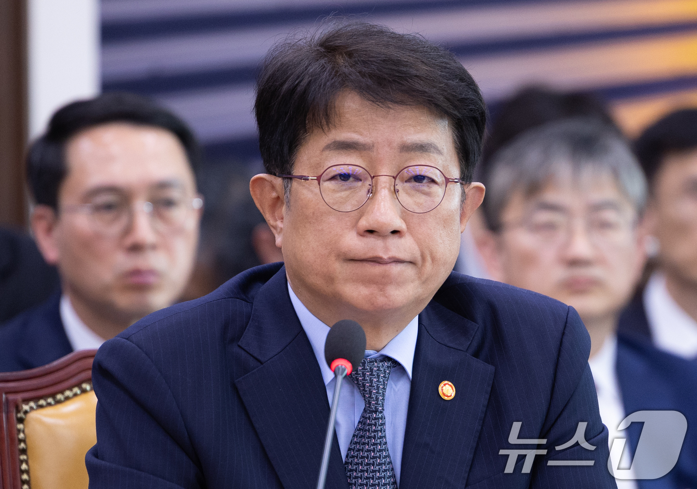 (서울=뉴스1) 이재명 기자 = 박상우 국토교통부 장관이 23일 오전 서울 여의도 국회에서 열린 제242회 국회(임시회) 국토교통위원회 제2차 전체회의에서 의원 질의를 듣고 있다. …