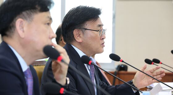 유상임 장관 '답변'