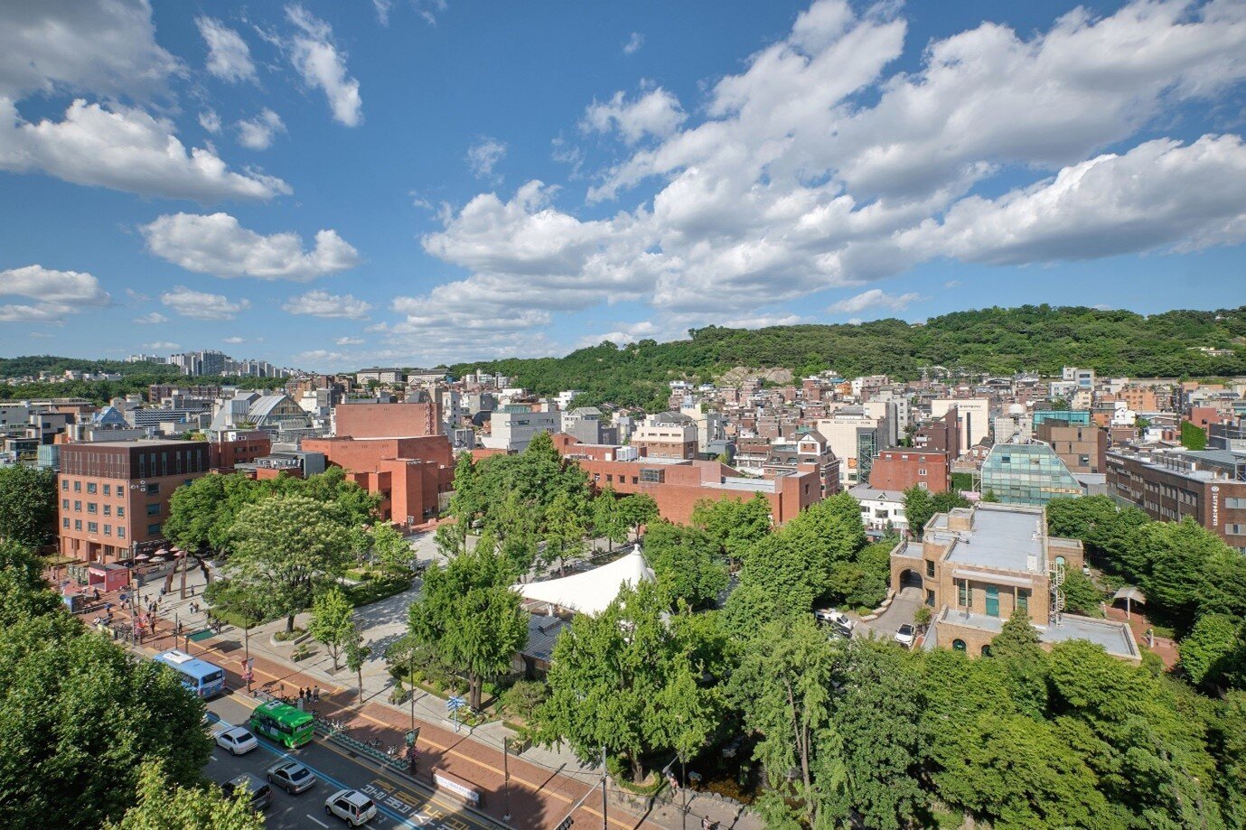 본문 이미지 - 제10차 문화예술세계총회 개최 장소인 서울 대학로 일대 &#40;한국문화예술위원회 제공&#41;