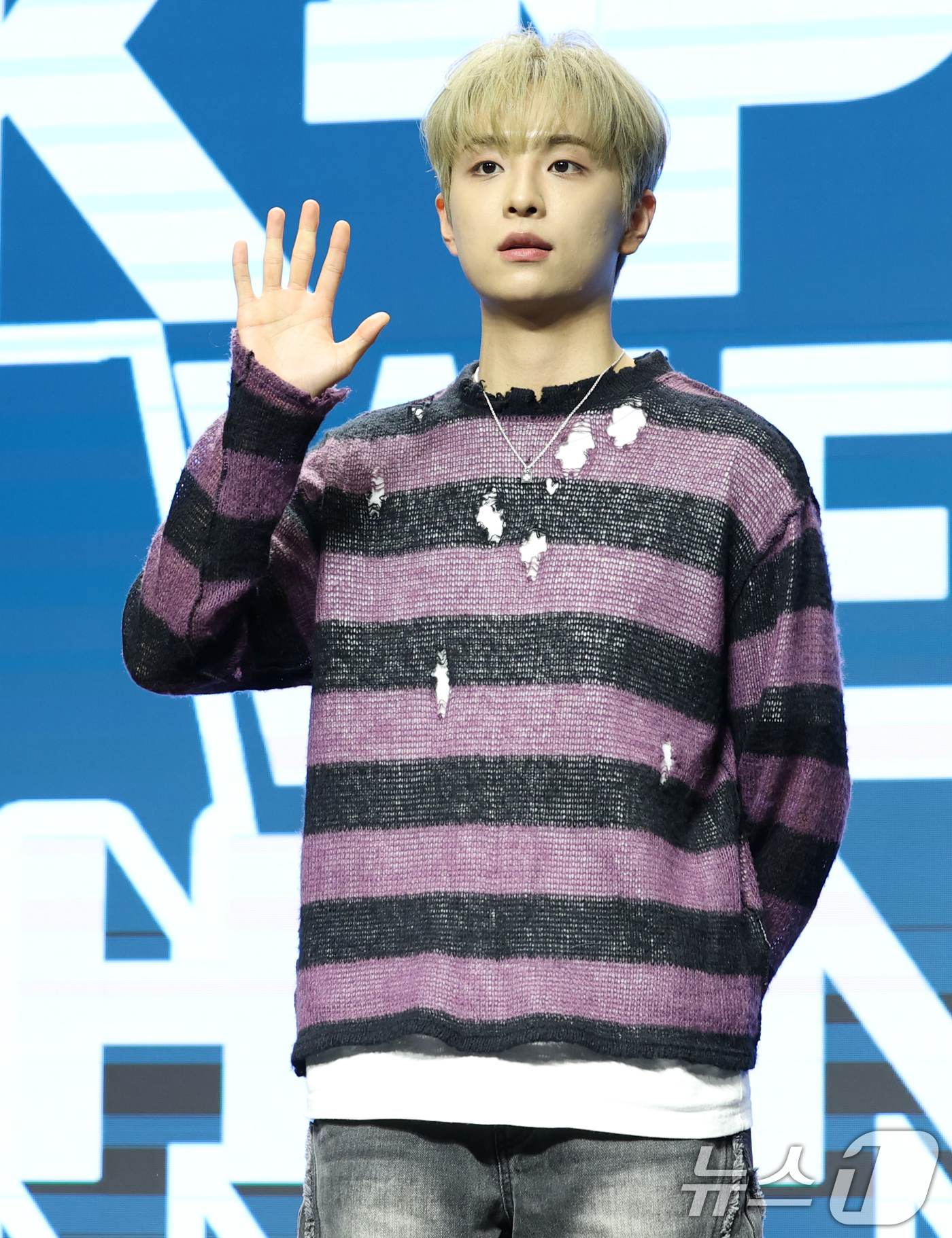 (서울=뉴스1) 권현진 기자 = 가수 김시훈이 23일 오후 서울 마포구 홍대 H-STAGE에서 열린 '2025 K-POP WEEK in HONGDAE'기자간담회에 참석해 포즈를 취 …
