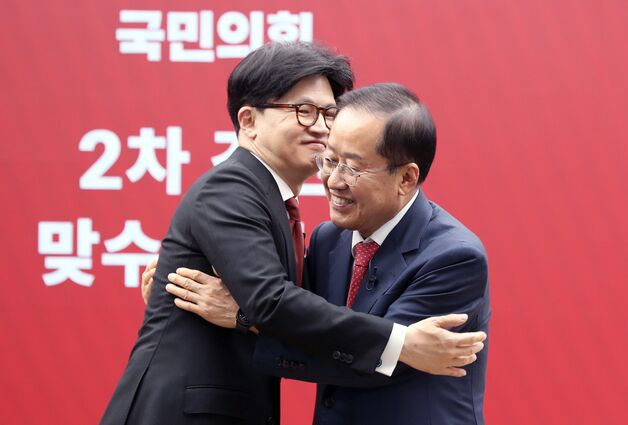 "깐족" "정신 나갔단 소리"…한동훈·홍준표 토론 시작부터 '막말 공방'