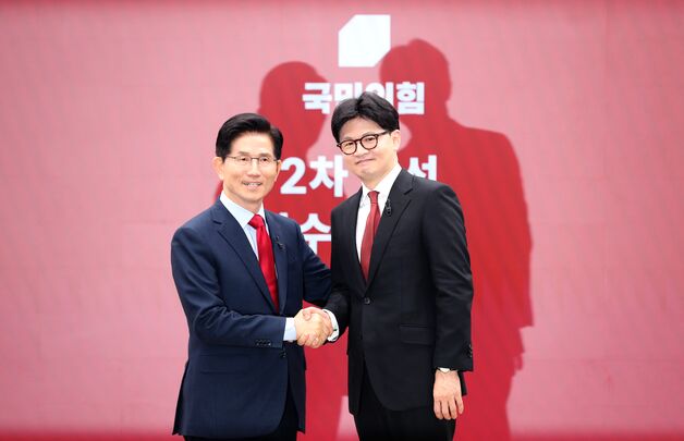 김문수·한동훈 결선행…내달 3일 국힘 대선 후보 확정(종합)