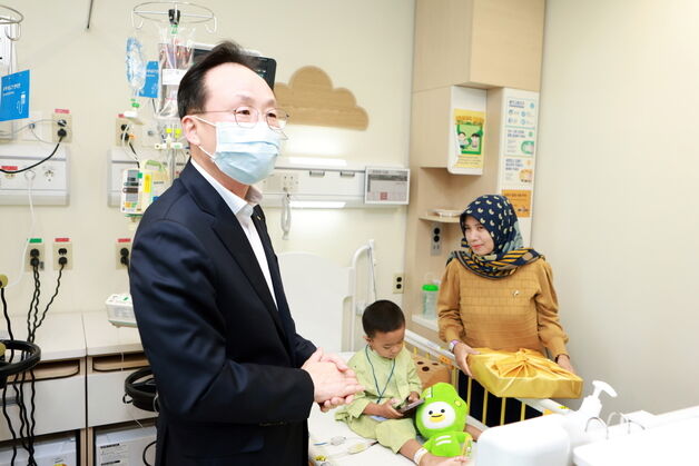 국민은행, 인도네시아 심장병 환아 6명에 새생명 선물