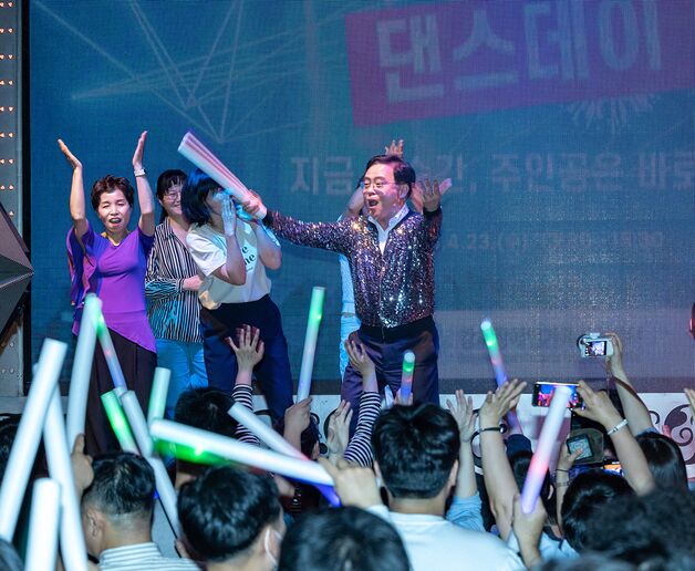 진교훈 강서구청장, 장애인의날 맞아 깜짝 공연